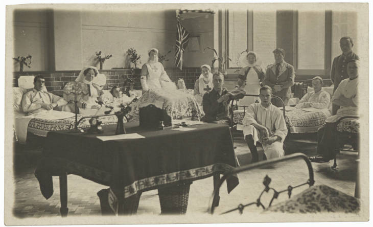 Postcard depicting a ward in the First Northern General Hospital